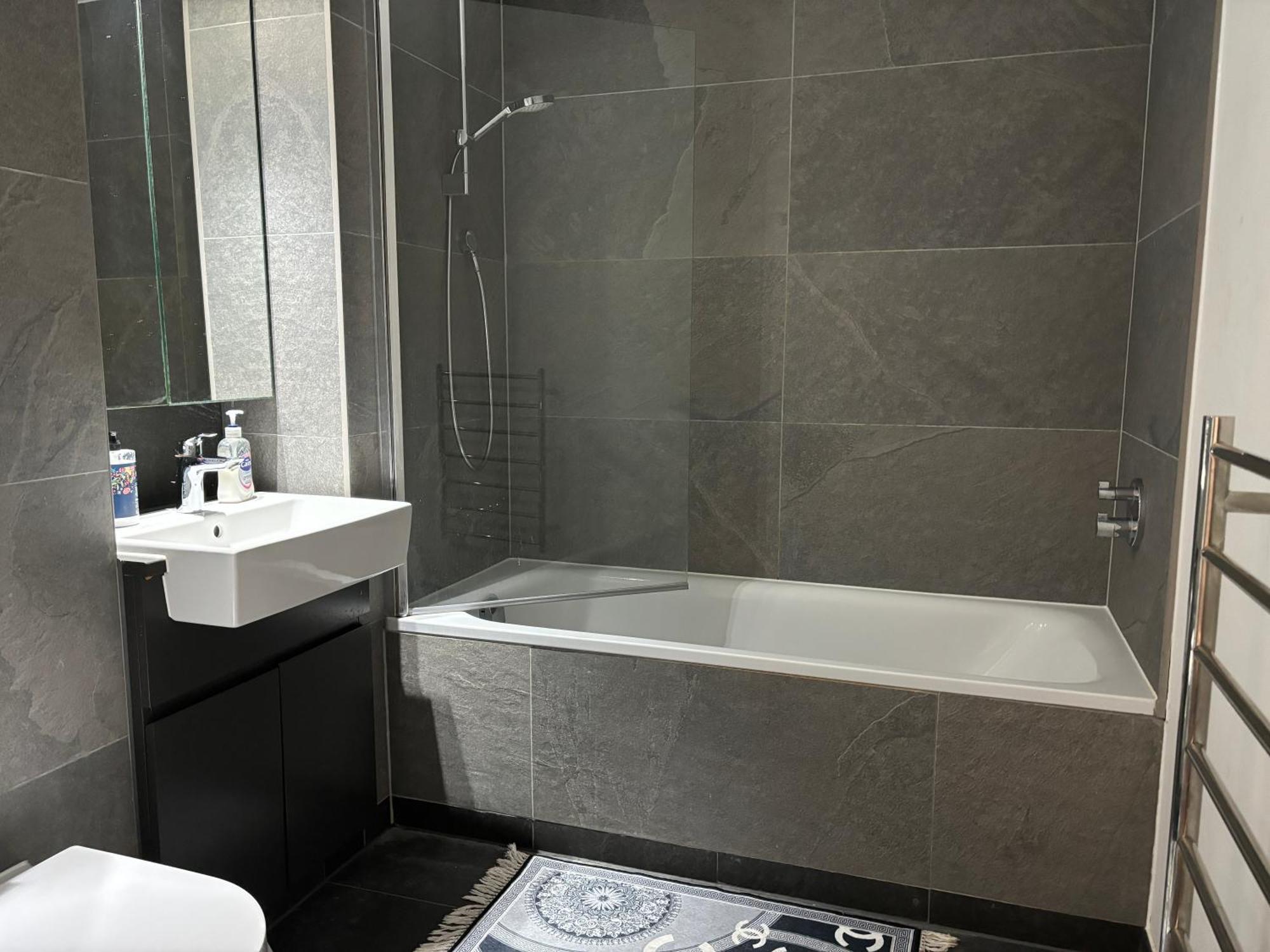 Privatunterkunft Double With Shares Bathroom *